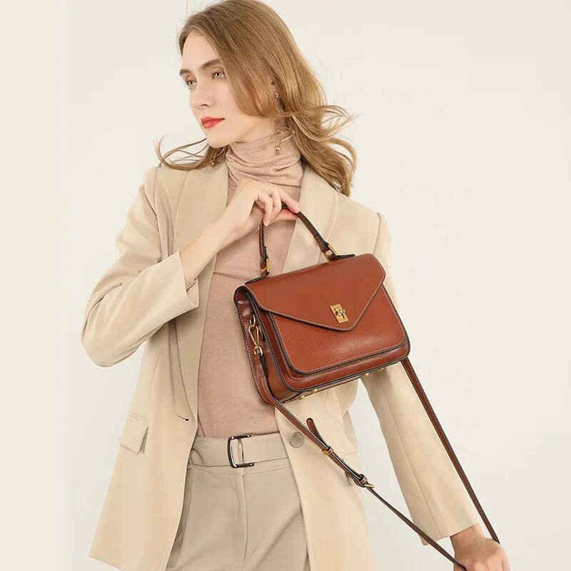 Genuine Leather Women High Quality Simple Vintage Fashion Postman Handbags Ladies 2025 Shoulder Green Small Bag