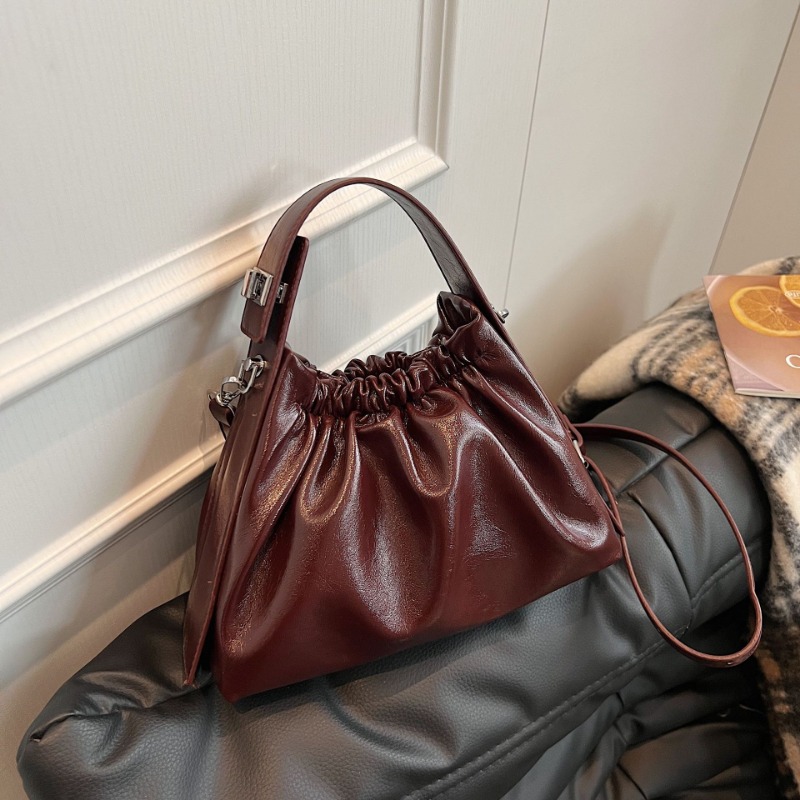 Chic Shoulder Bag Collection Featuring Intricate Pleating Ideal Accessory