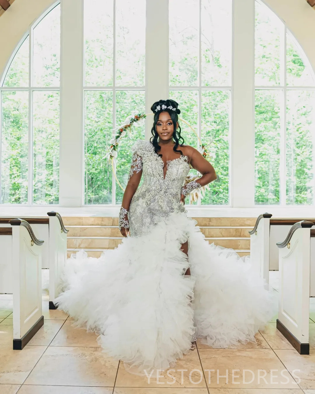 Arabic Aso Ebi Plus Size Ivory Wedding Dress 2025 Appliques Beaded Crystals Pearls Tiers Luxurious Bridal Gowns Dresses Side Split D584