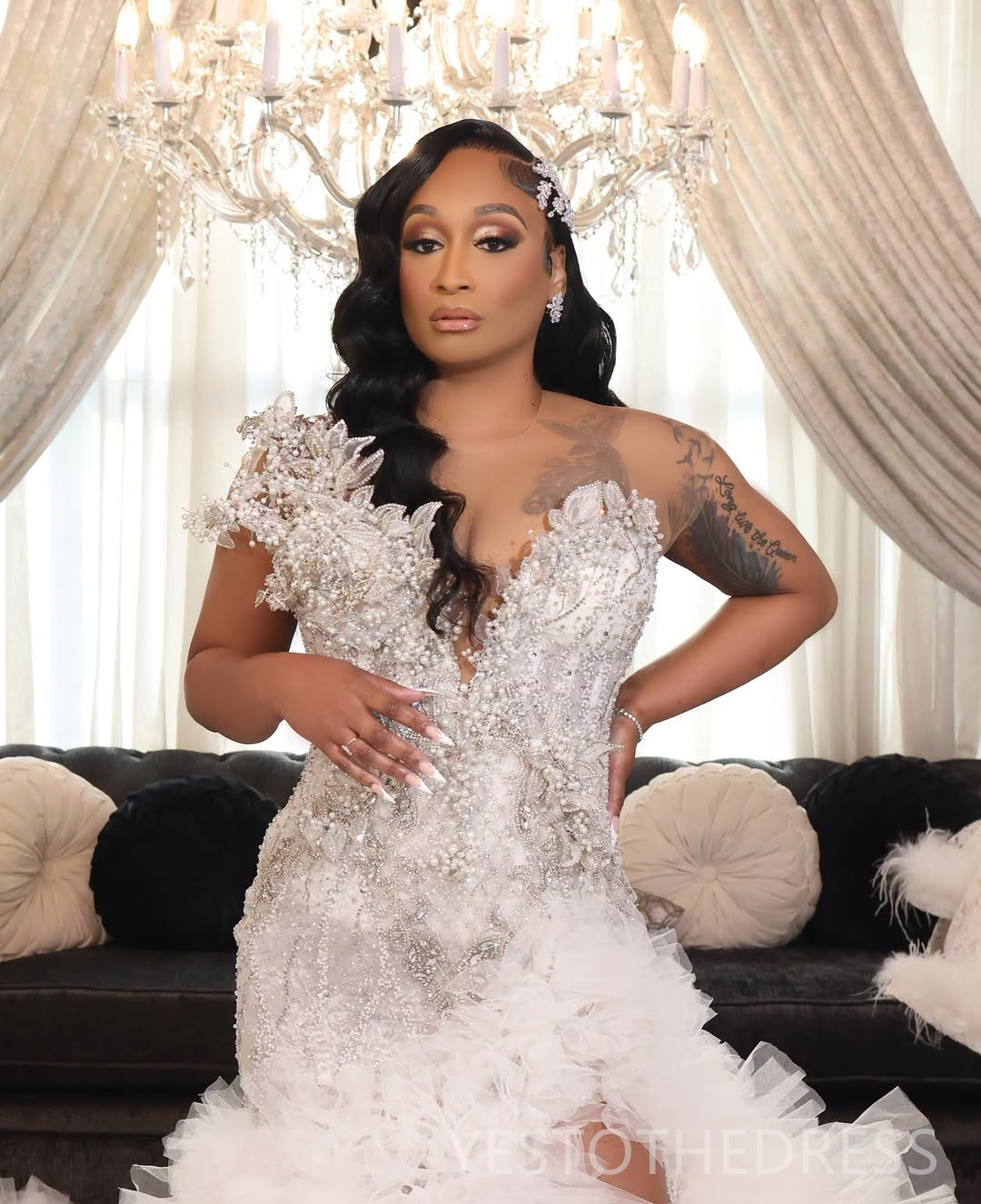 Arabic Aso Ebi Plus Size Ivory Wedding Dress 2025 Appliques Beaded Crystals Pearls Tiers Luxurious Bridal Gowns Dresses Side Split Wedding Gowns D587