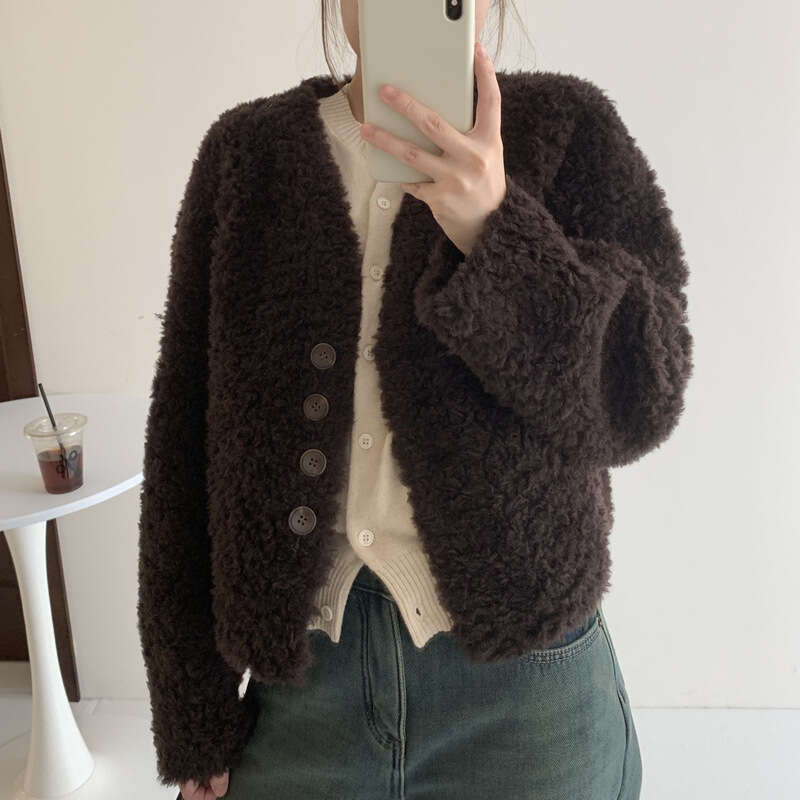 Sheep lamb wool Korean version 2025 winter new sheep shearing fur integrated fur jacket women's v-neck short