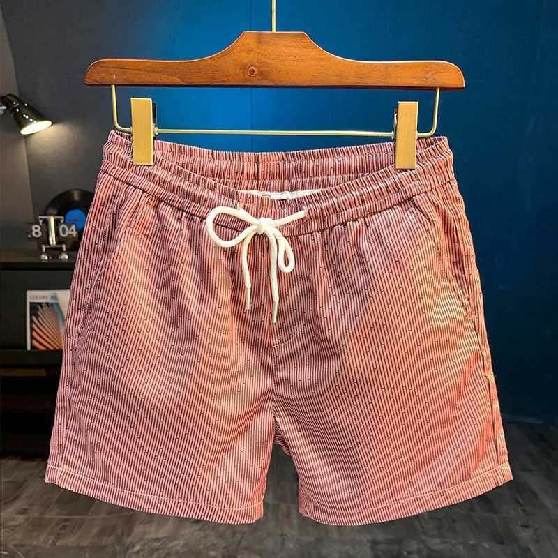 2025 Summer New Mens Beach Shorts Striped Printed Casual Trendy Sports Breathable Elastic Quarter Pants Y250814