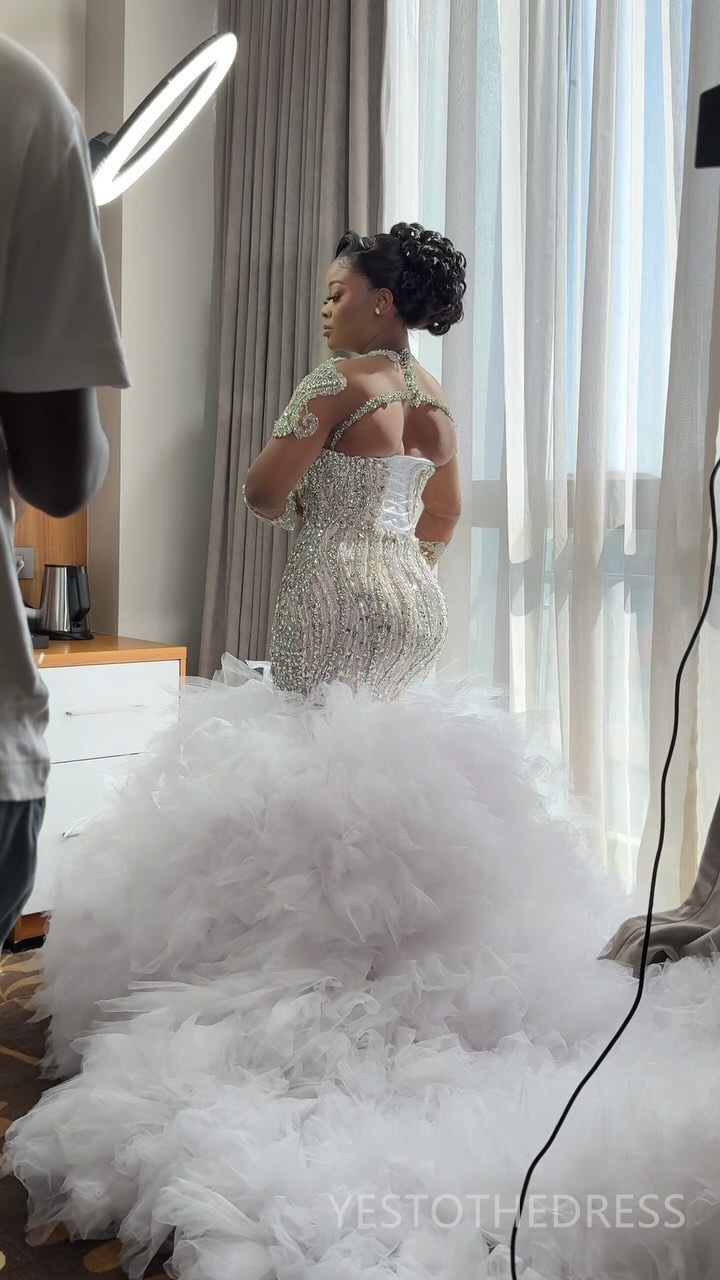 Arabic Aso Ebi Plus Size Ivory Wedding Dress 2025 Appliques Beaded Crystals Pearls Tiers Luxurious Bridal Gowns Dresses Rhinestones Decoration Wedding