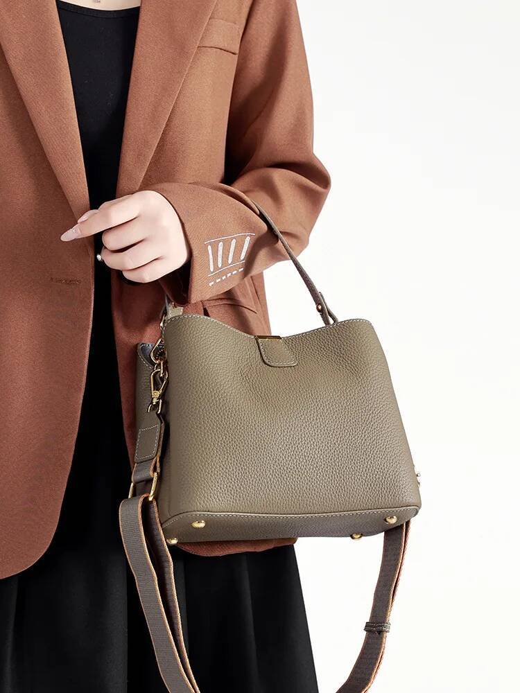 100% Genuine Leather Women's Crossbody 2025 Summer Female Shoulder Design Handbag Phone Makeup Bag Commuter