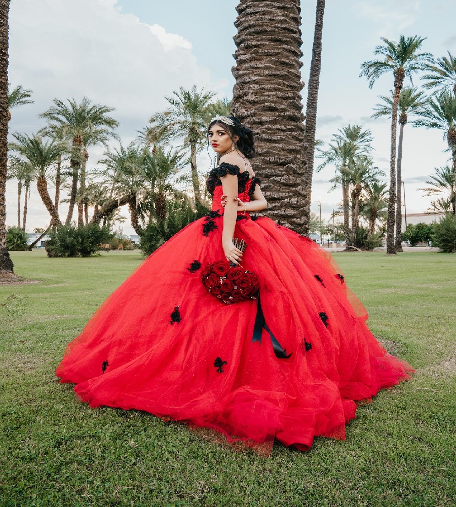 Elegant Red With Black Quinceanera Dresses 2025 Masquerade Vestidos De 15 Anos Lace Princess Sweet 16 Dress Birthday Gothic Sixteen Party Dress Charmi