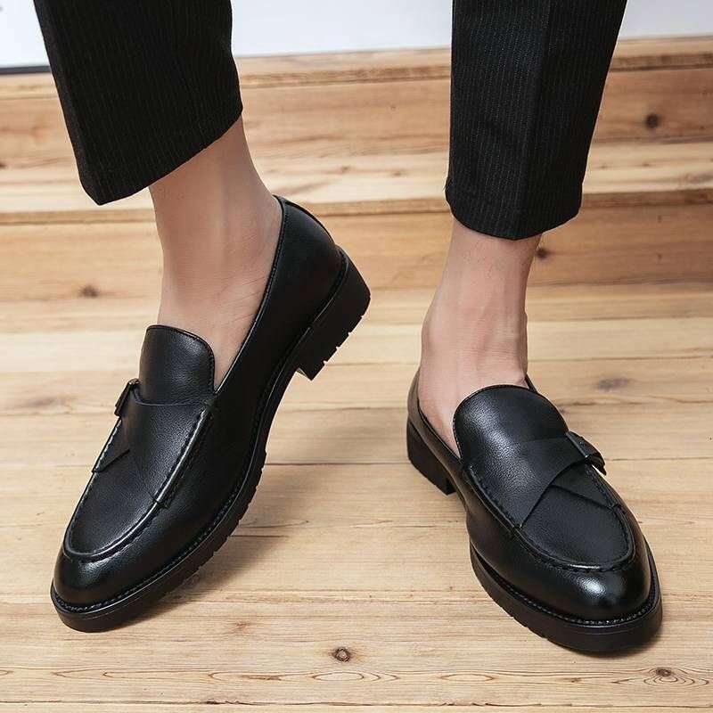Fashionable Formal Men Lightweight Outdoor Loafers Thick Soled Wear-resistant Leather Shoes Black Sizes38-44