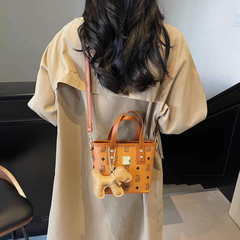 Free Shipping Designer New Women's Vintage Handbag Fashionable High-end Luxury Single Shoulder Commuting Crossbody Bag Casual Shopping Bag