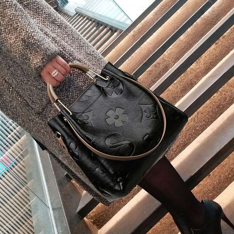 Fashion And Atmosphere 2025 New Cross Body Large Capacity Bucket Bag Women's One