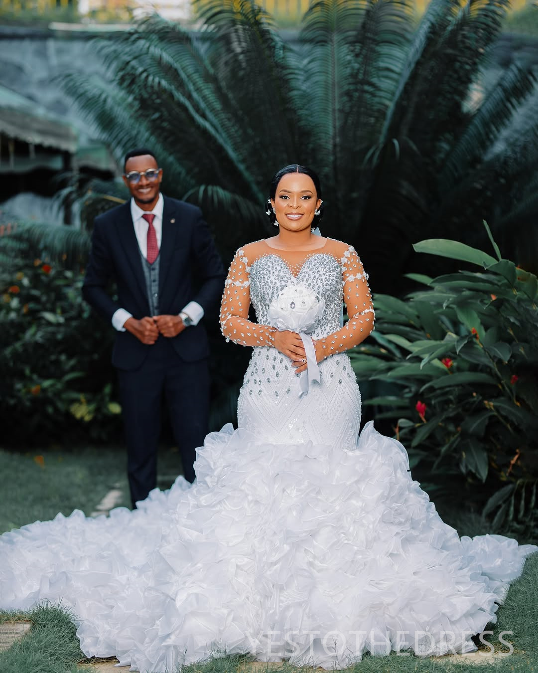 Arabic Aso Ebi Plus Size Off White Mermaid Wedding Dresses 2025 Pearls Beaded Floral Lace Luxurious Vintage Bridal Gowns Dress D596