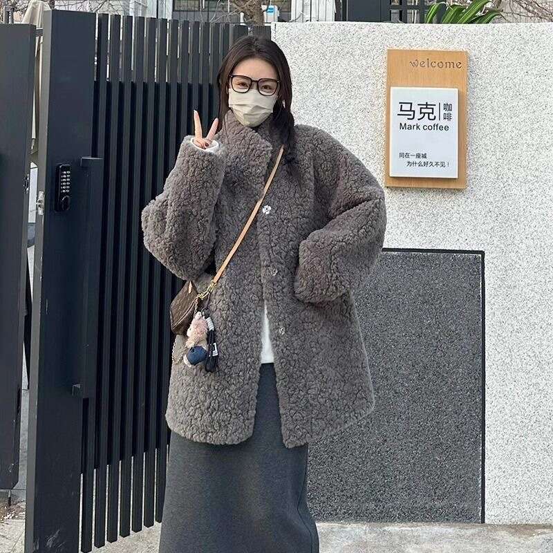 Lazy Mid Length Fur One-piece Coat for Women in Winter, Loose and Environmentally Friendly, Thick Fur Top