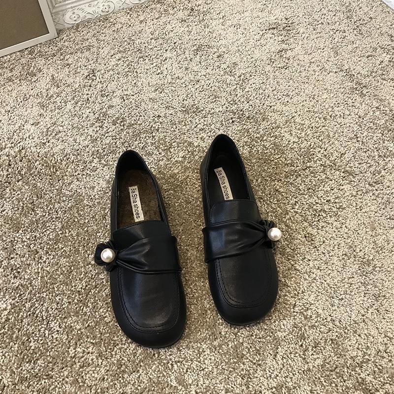 Designer 2025 New Women's Single Shoe Round Head Deep Mouth Pearl Leather Shoes