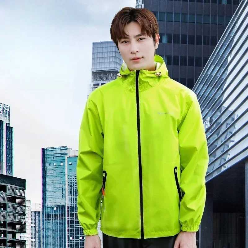 Raincoat Suit Mens and Womens Fashionable Full Body Waterproof Split Electric Vehicle Riding Summer Light Travel Raincoat Y250814
