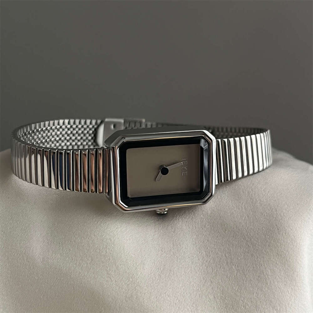 Metal Style Designer Thunder Gray Vintage Niche for Women High-end Quartz Simple Steel Band Women's Watch