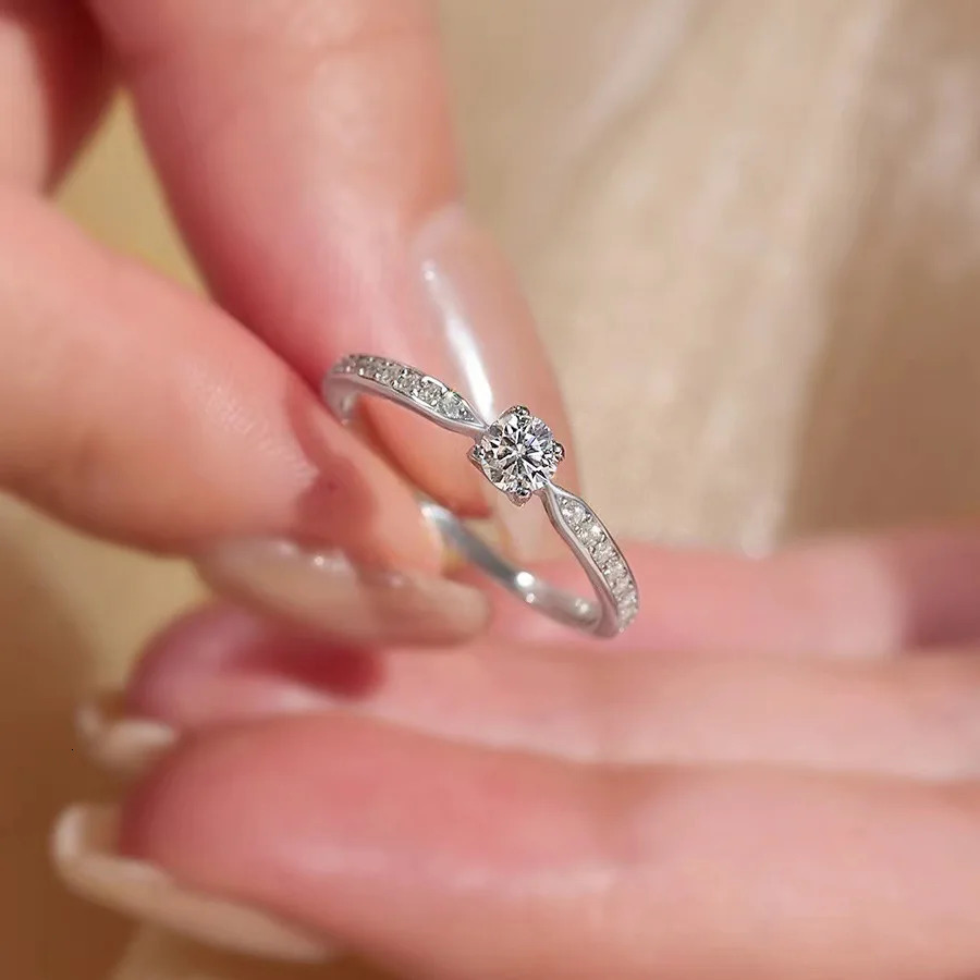 Pass Diamond Test GRA Certified 0.3 CT Sterling Silver Rings Exquisite Cute Four Claw Ring Mothers Day Jewelry Gift 250807