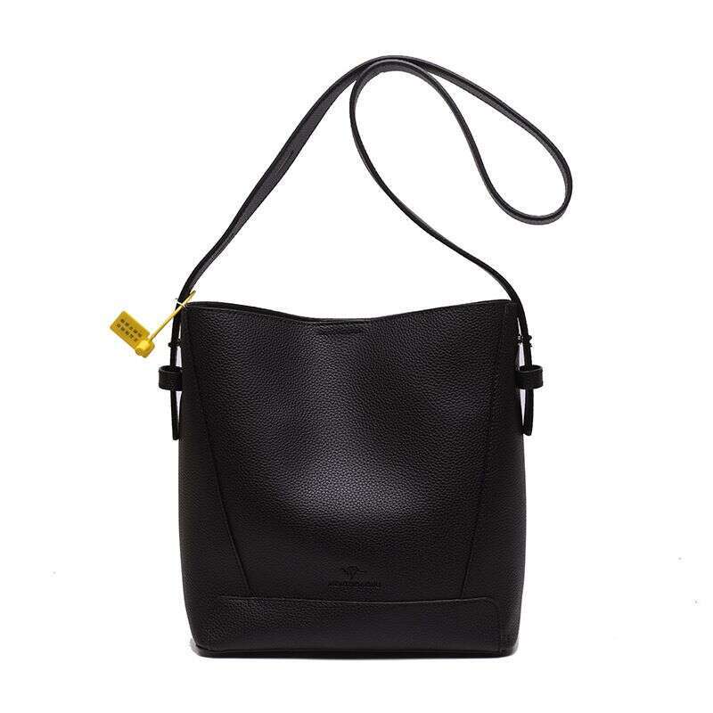 2023 New Women's Popular Bucket Korean Version INS High Capacity Tote Street One Shoulder Diagonal Straddle Bag