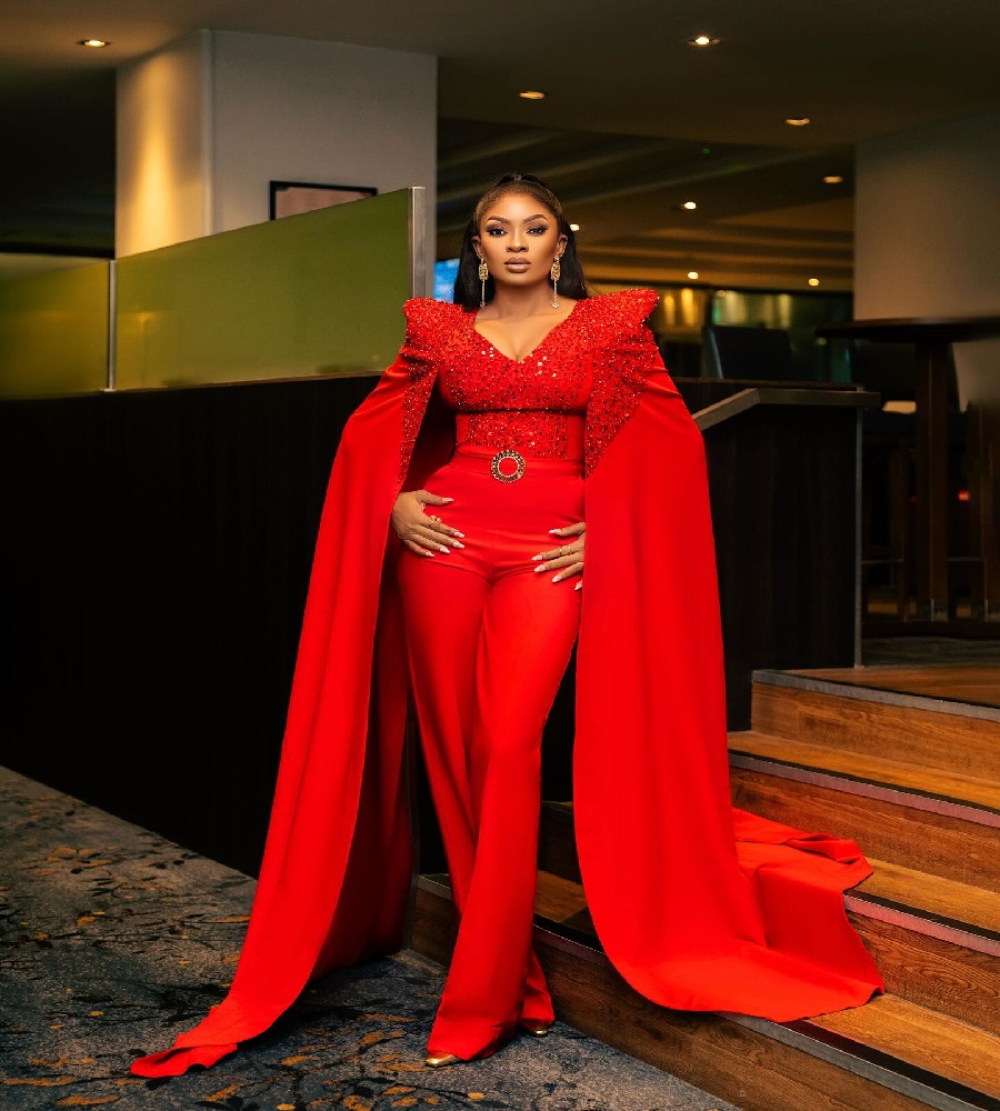 Glamorous Red Jumpsuit Prom Dress For Black Girls 2025 Cape Sleeves Arabic Sequin V Neck African Evening Formal Party DressAso Ebi Birthday Pant Vesti