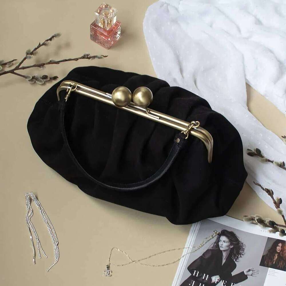 Designer bag 52 LOST IN VINTAGE Black Veet Bag Clutch Kiss-lock Simple Soft Finish Voluminous and Spacious Shape Brass Fittings 38x20x9cm