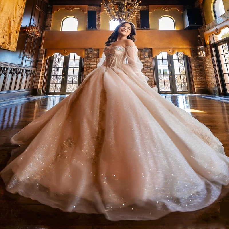 Champagne Shiny Princess Sweet 16 Dress Quinceanera Dresses Beading Crystal Appliques Lace Bow Tull Vestido De 15 Anos Ball Gown