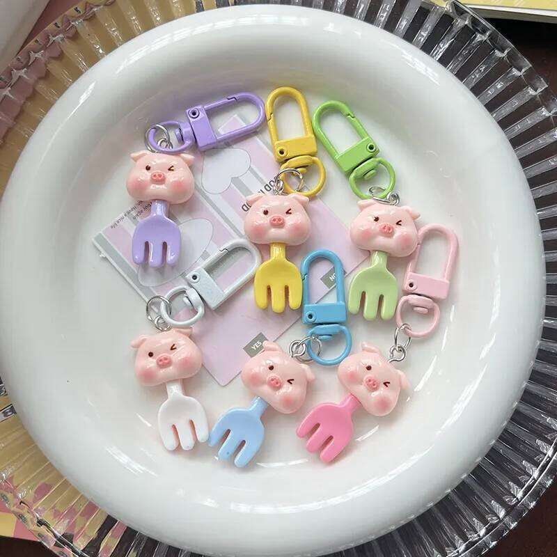 Kawaii Cartoon Piggy Fork Keychain Cute Animal Keyring Lovely Resin Key Holder School Pendant Bag Backpack Ornament