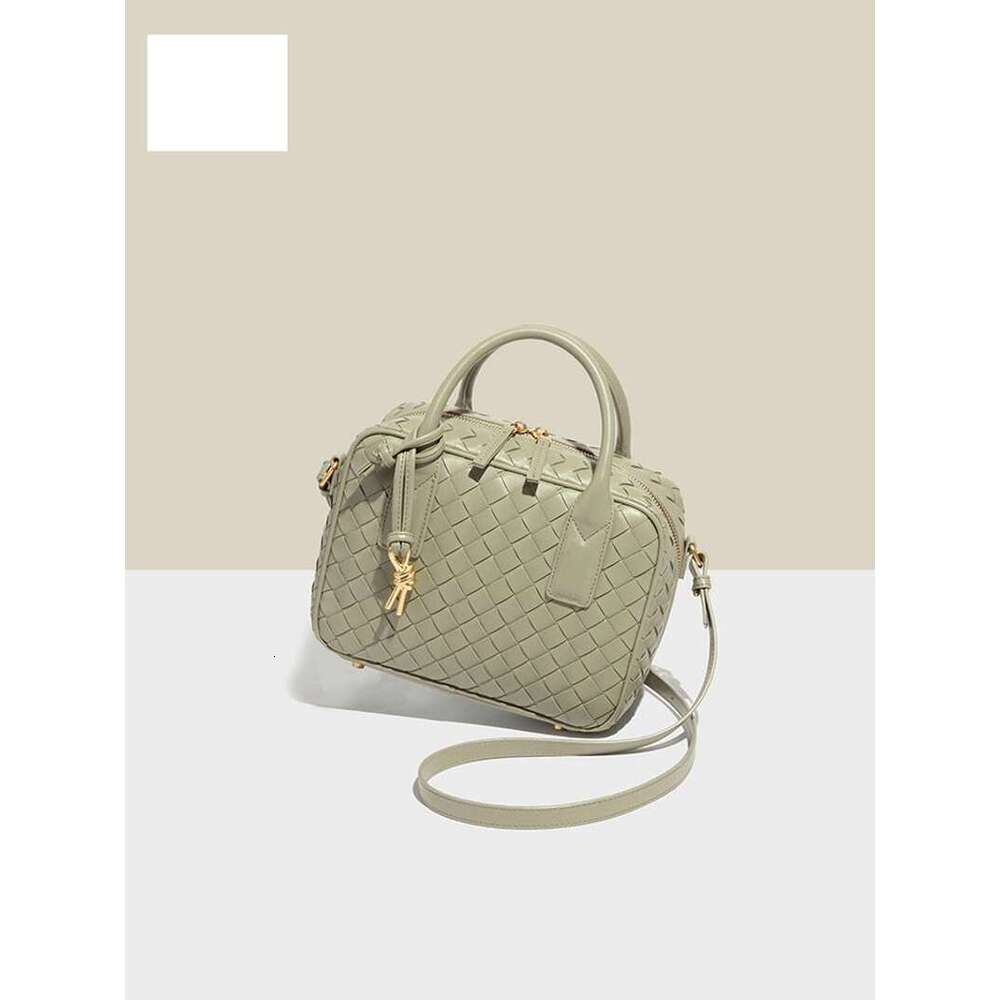 High-Grade Hand-Woven Fashion Hand Texture Autumn/Winter Single Shoulder Crossbody Pillow Bag