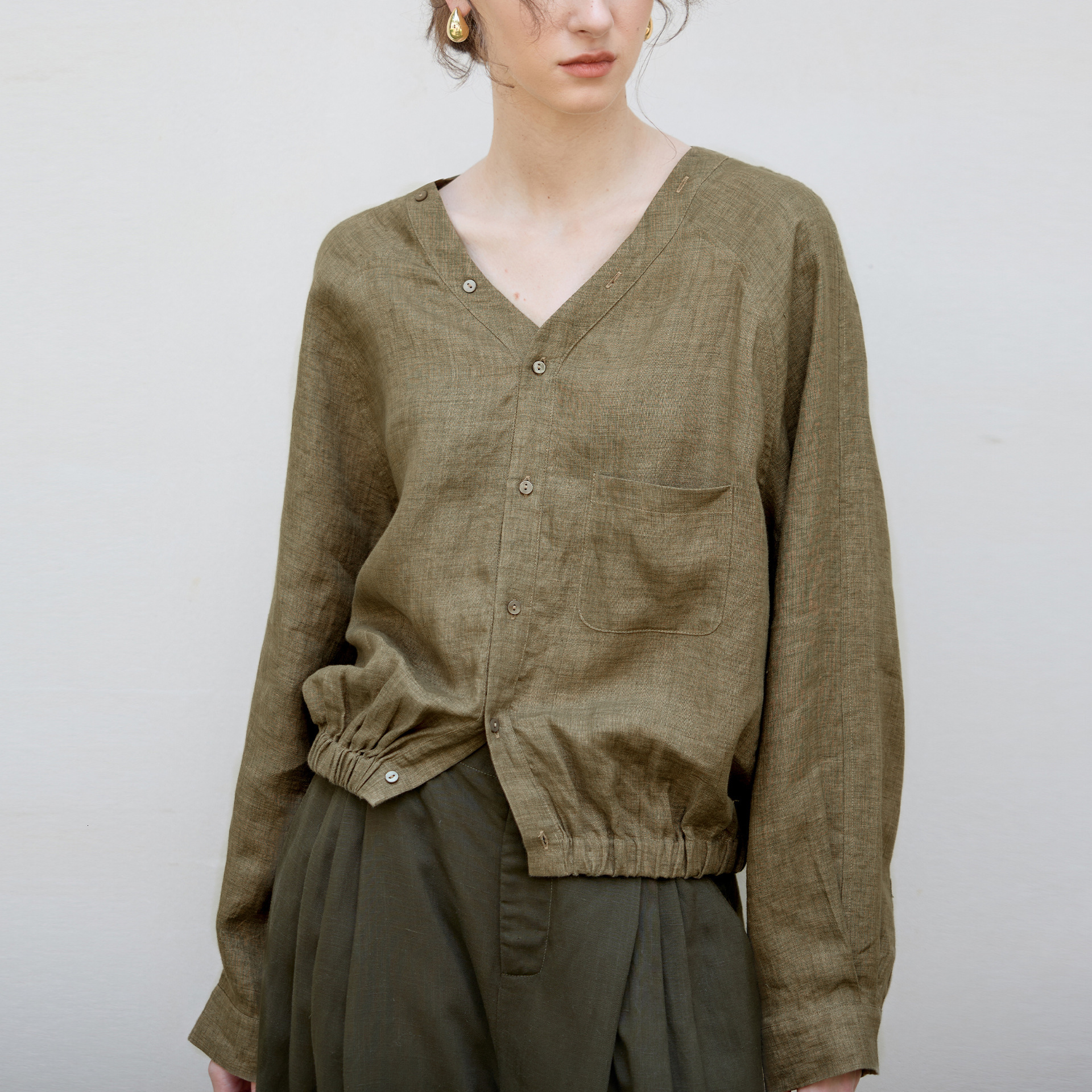 Autumn New Full Linen V-Neck Raglan Long Sleeve with Dyeing Craftsmanship Loose Cocoon Design Style Shirt