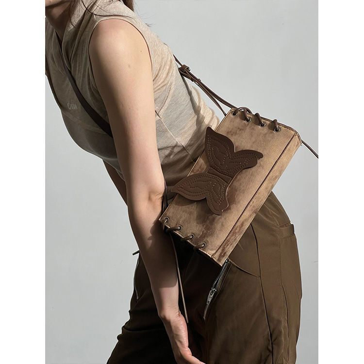 2025 Autumn New Women's Shoulder Bag New Niche Design Spicy Girl Butterfly Underarm Shoulder Bag Trend Autumn New Designer Bag