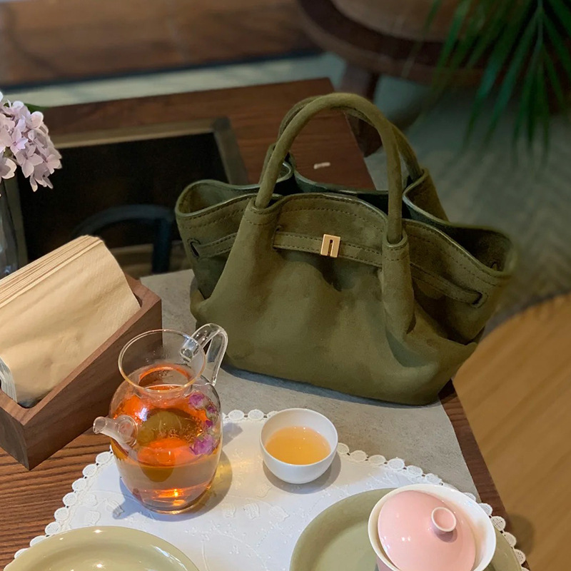 2025 Autumn New Women's Shoulder Bag Matte Suede Handbag New Trend Autumn New Designer Bag Solid Color Niche Women's Crossbody Bag Handbag