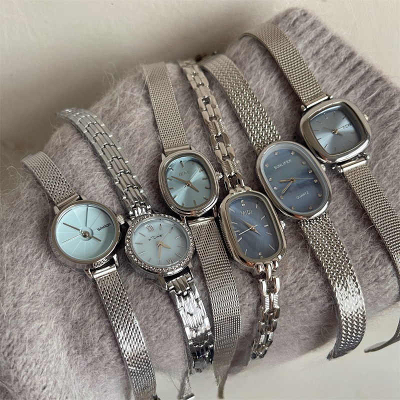 Womens Small Dial Elegance Quartz Timepiece - Fine Craftsmanship & Luxury Design