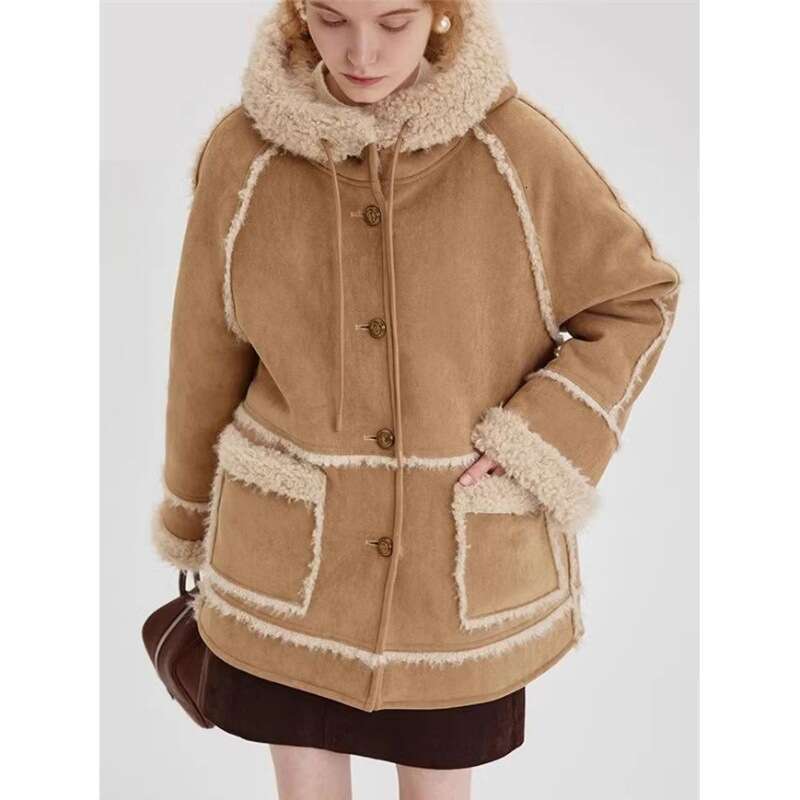 A new winter hooded faux fur one-piece coat for women, a retro suede and velvet warm and soft short coat