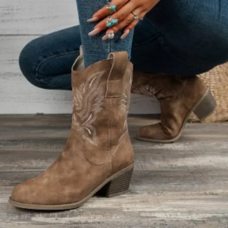 Classic Western Boots for Woman Cow Suede Pointed Toe Wedges Heel Ankle Boots Simple Comfortable Cowboy Boots Female 250809