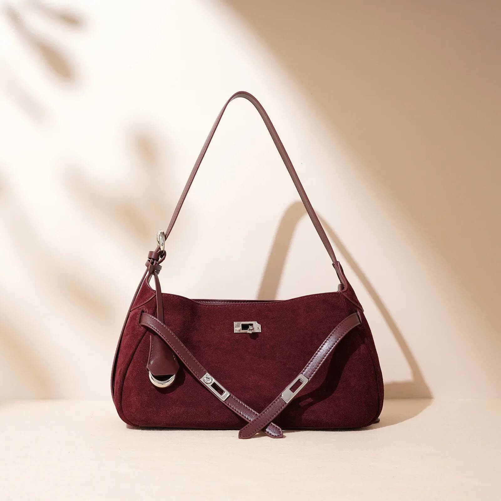 2024 New Nichedesign Frosted Cow Leather Women's Underarm Versatile Single Shoulder Slant Crossbody Handbag Small Square Bag