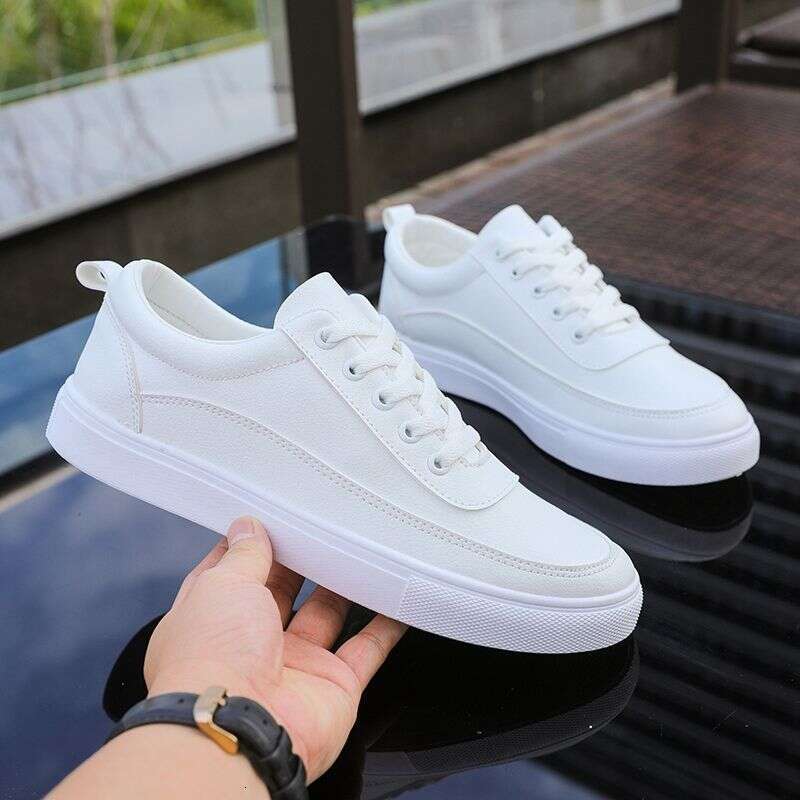 Summer Little White Board Leather Surface Anti Odor Breathable Trendy Versatile Suit Casual Shoes Men's 2025 Flat Bottom