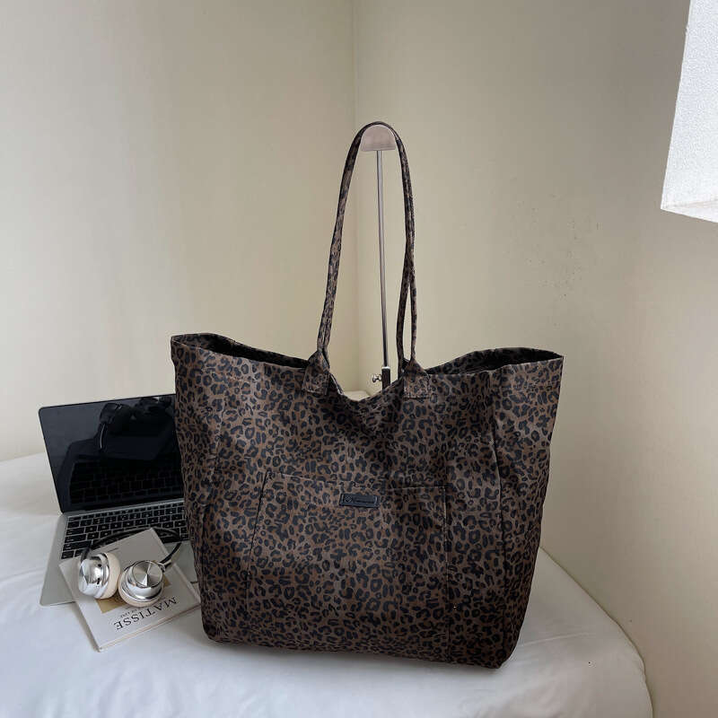 Large Tote Capacity Leopard Print Canvas for Bags Designer Women 2025 Autumn New Lazy Style Design Versatile Shoulder Underarm Bag