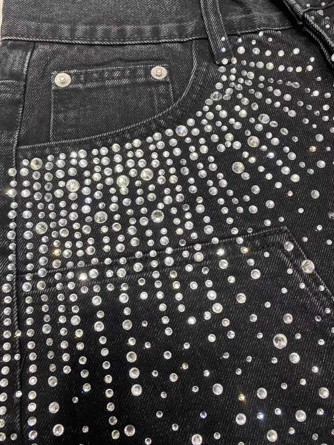 Fashionable BlaCK Denim Shorts wiTH Sparkling RhinESTones Suitable Men Women Fashionable and Casual Wear for Summer Y250814
