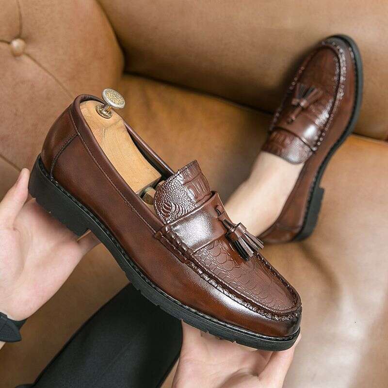 Korean version of business tassel shoes, British solid color formal attire, office loafers, men's black suit, small