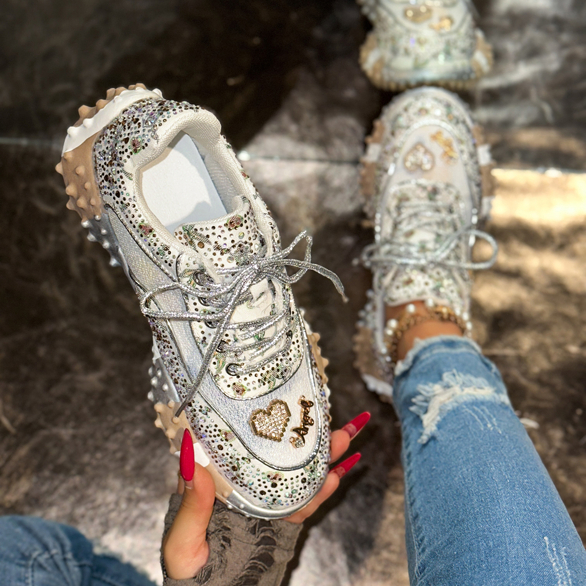 Women's Designer Non Slip Running Shoes Fashion Luxury Crystal Metal Decorated Sports Shoes Comfortable Breathable Casual Wear-resistant Shoes Za