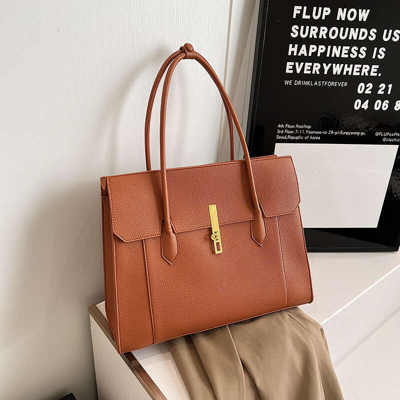 Large Capacity Tote Bags Designer Women for 2025 New Niche Versatile Underarm Briefcase Lazy Style Shoulder Bag