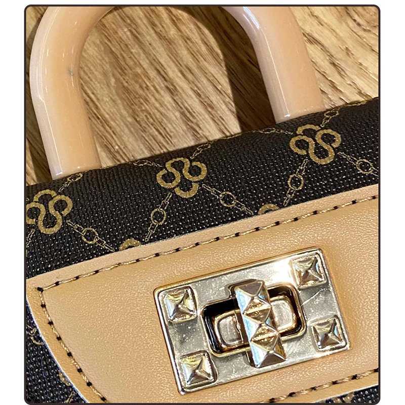 Mini ral Text Pattern Tote Crossbody Mini Chain Phone Bag For 4 Pro 2 3 Can Hold Other Small Items Coin Purse Y250815