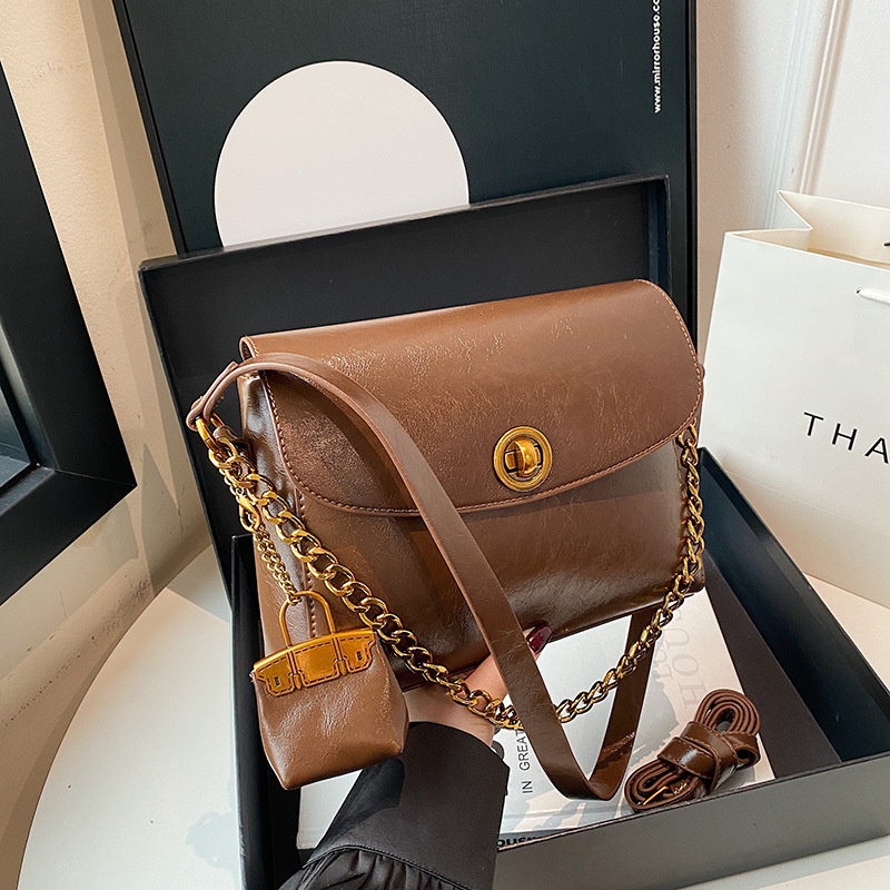 hot Free delivery designer handbag for woman Minimalist women crossbody bag with three dimensional fashionable design