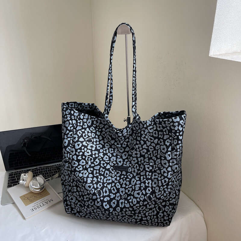 Large Tote Capacity Leopard Print Canvas for Bags Designer Women 2025 Autumn New Lazy Style Design Versatile Shoulder Underarm Bag