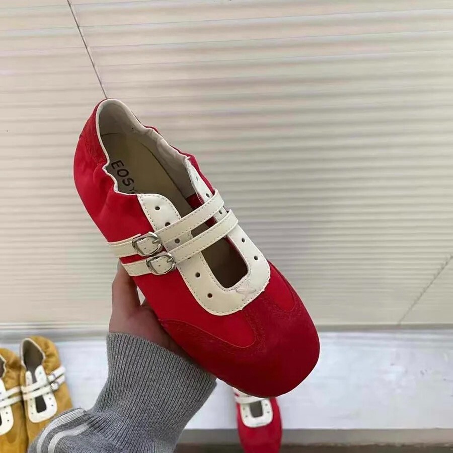 Designer 2025 new women's flat shoes, ballet shoes, sports and casual shoes