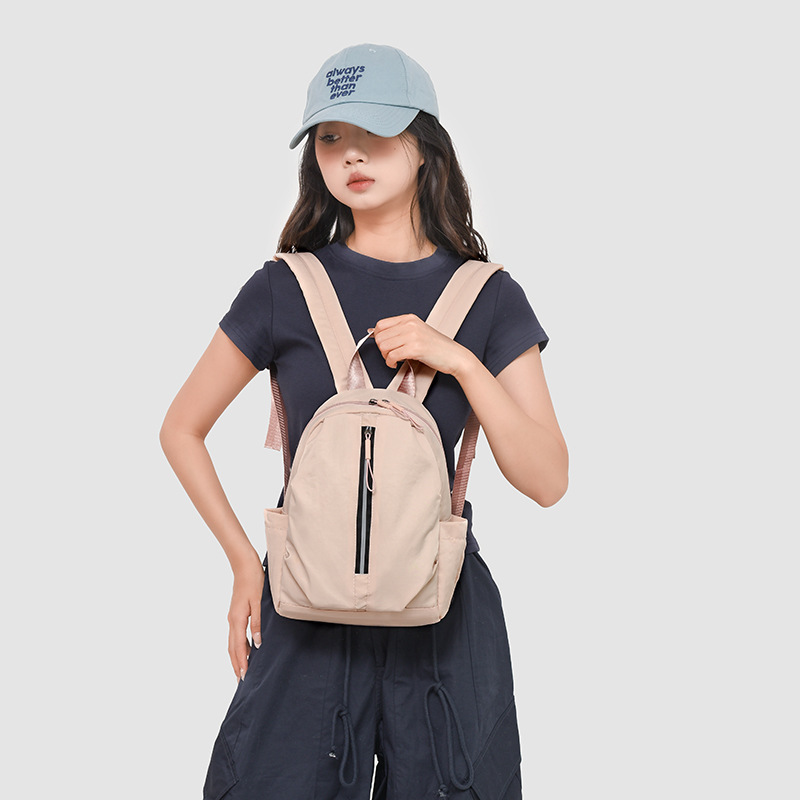 2025 Autumn New Neutral Style Backpack Outdoor Travel Backpack Women's New Small Backpack Commuting Fashion Women's Autumn New Designer Bag