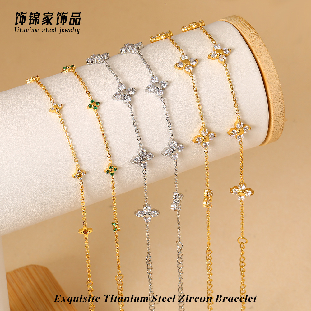 Japanese and Korean Lucky Four-Leaf Clover Star Bracelet for Women, Light Niche Design, High-End Feel, Non-Fading, Stackable Jewelry Jewelry for Women
