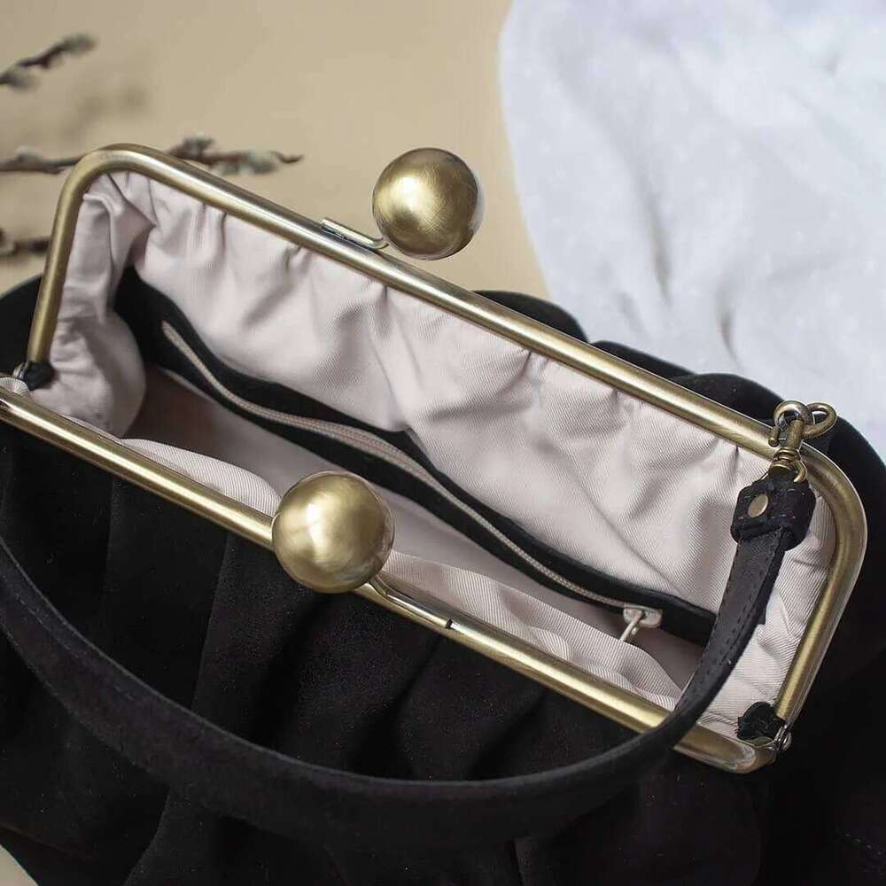 Designer bag 52 LOST IN VINTAGE Black Veet Bag Clutch Kiss-lock Simple Soft Finish Voluminous and Spacious Shape Brass Fittings 38x20x9cm