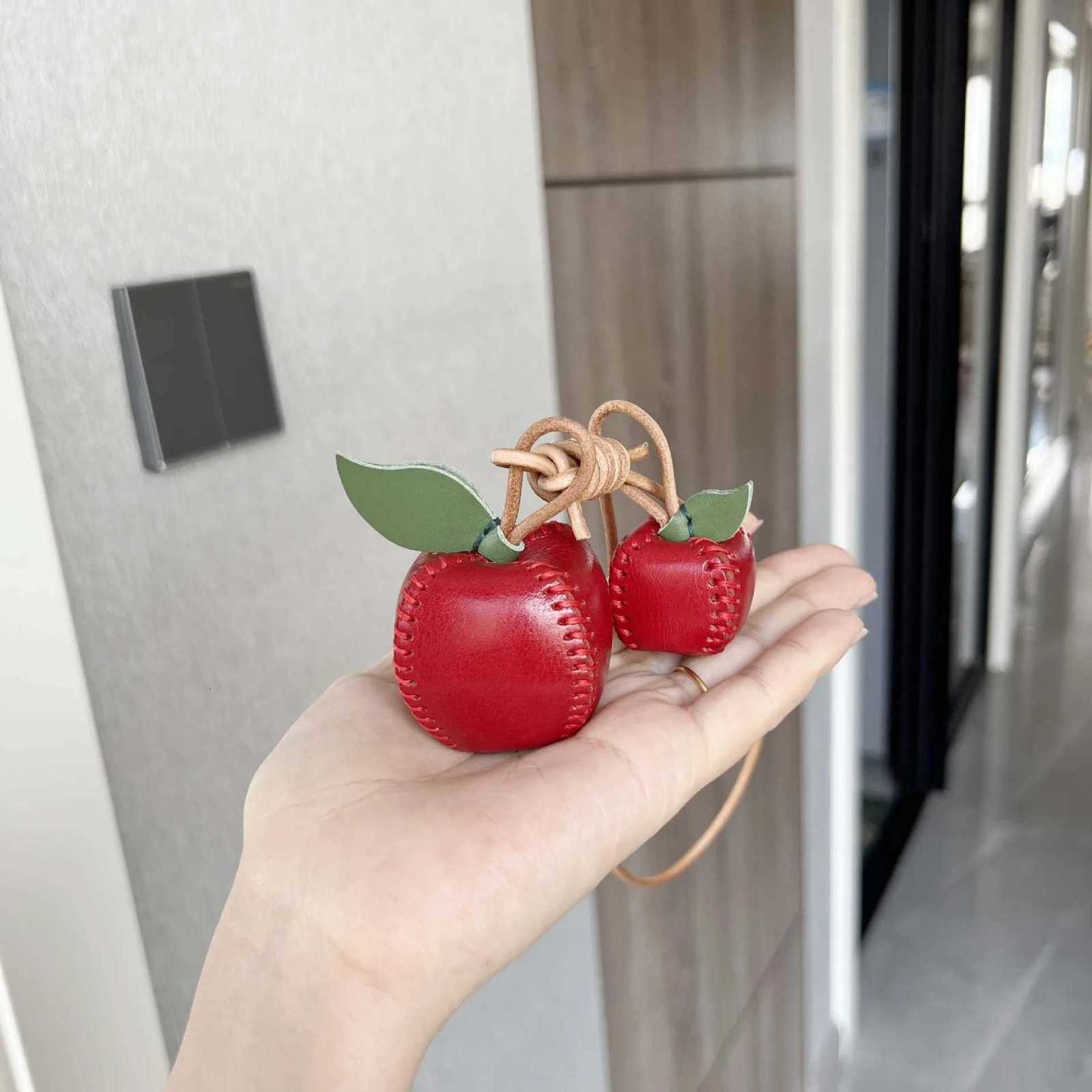 Genuine Leather Handmade Pendants Suitable for Bags Handbag Backpacks Cute Leather Bag Charms Fruit Keychain Accessories Y250815