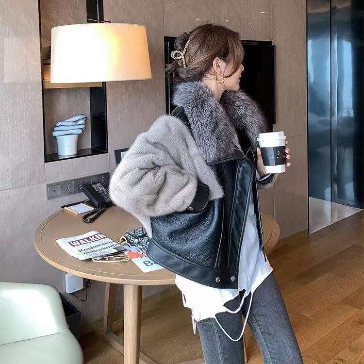 Winter new style fox-like fur coat with a fur collar, women's loose Korean-style faux mink fur coat