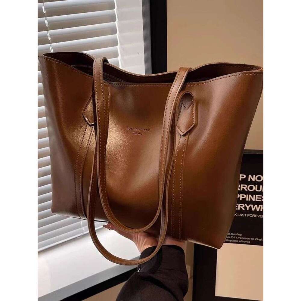 high-grade Ladies Handbag 2025 New Summer Shoulder Large Capacity Commuter Bag OLOEY