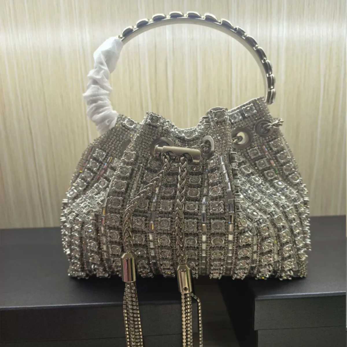 JIOMAY Womens 2025 Fashion Light Banquet Bag with Charm Diamond Inlaid Handbag Fashion Full Diamond Bucket Bag Z250815