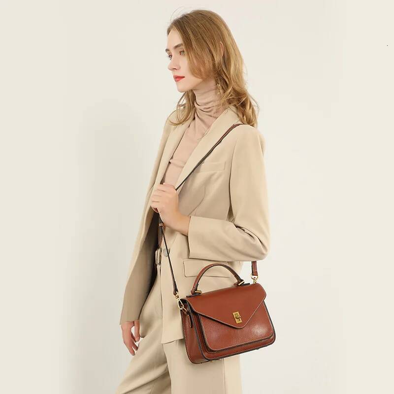 Genuine Leather Women High Quality Simple Vintage Fashion Postman Handbags Ladies 2025 Shoulder Green Small Bag