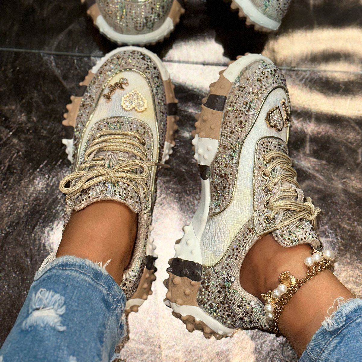 Women's Designer Non Slip Running Shoes Fashion Luxury Crystal Metal Decorated Sports Shoes Comfortable Breathable Casual Wear-resistant Shoes Za